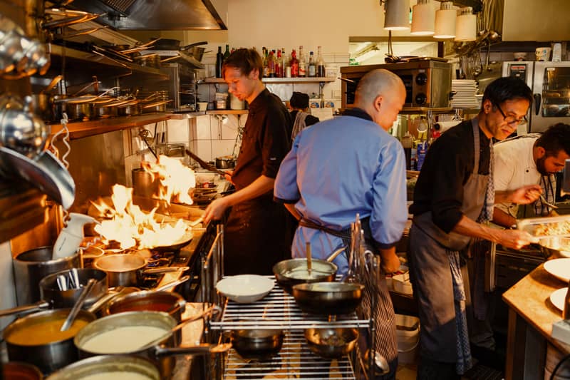 k6-duesseldorf-restaurant-offene-kueche.jpg